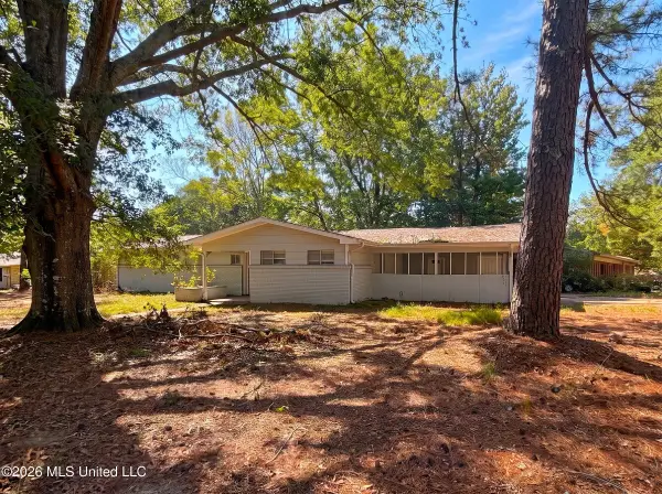 1607 Meadow Forest Drive, Jackson, MS 39212