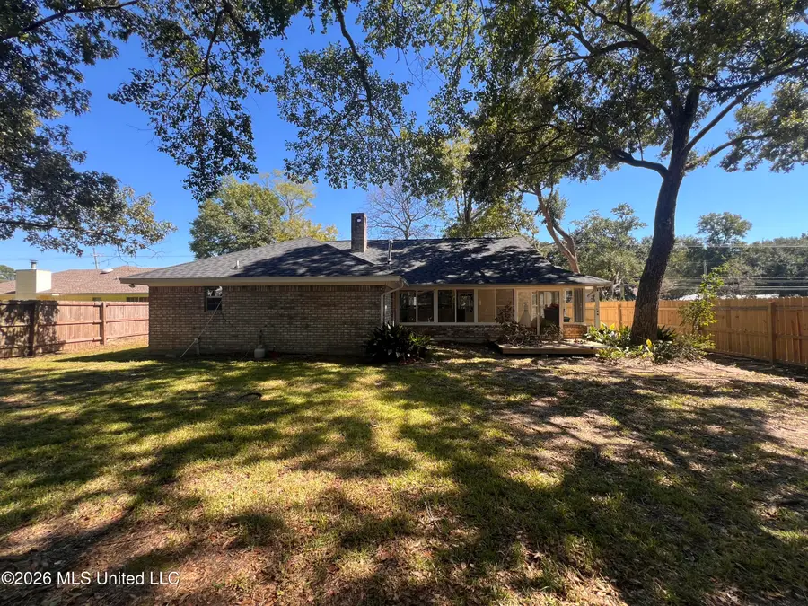 2621 Beachview Drive, Ocean Springs, MS 39564 - #3