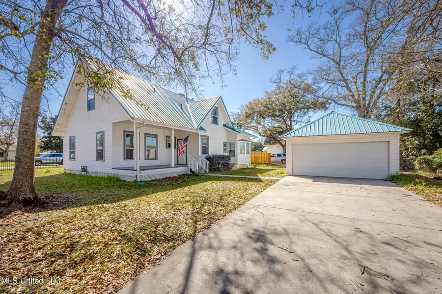 1209 Calhoun Avenue, Ocean Springs, MS 39564 - #2