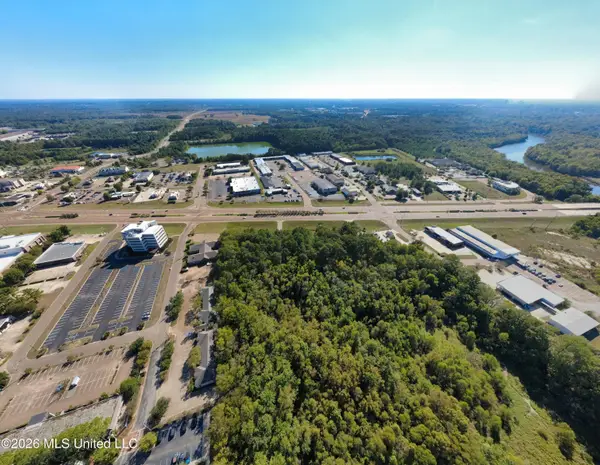 Lakeland Drive, Flowood, MS 39232