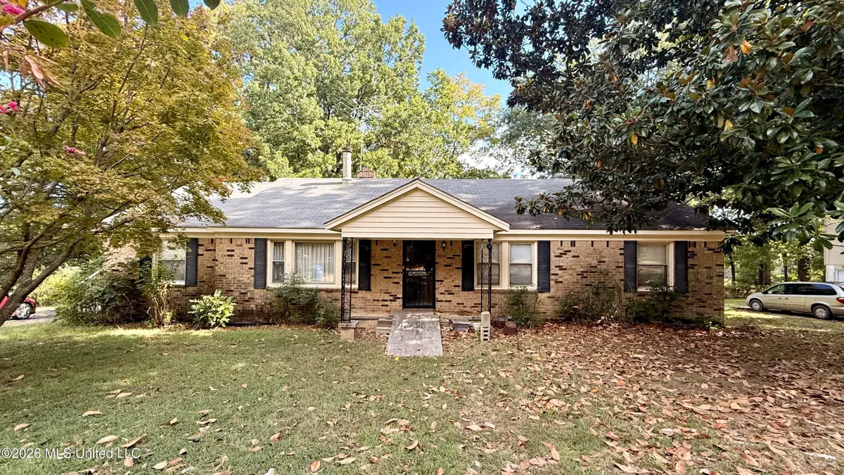 5600 Twin Lakes Drive, Horn Lake, MS 38637 - #1