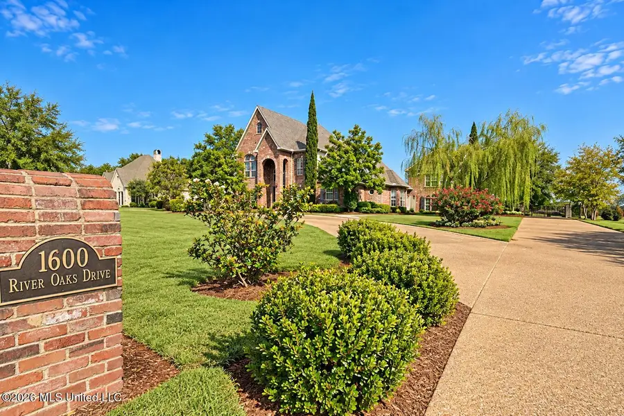 1600 River Oaks Drive, Greenwood, MS 38930 - #2