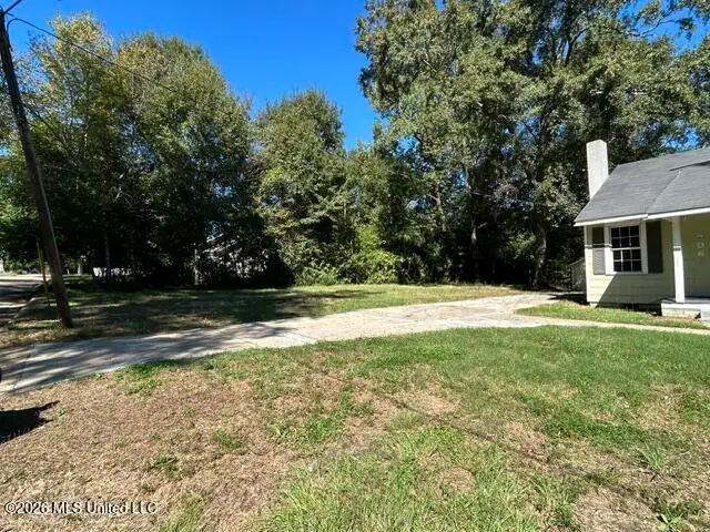 906 W New York Avenue, McComb, MS 39648 - #3