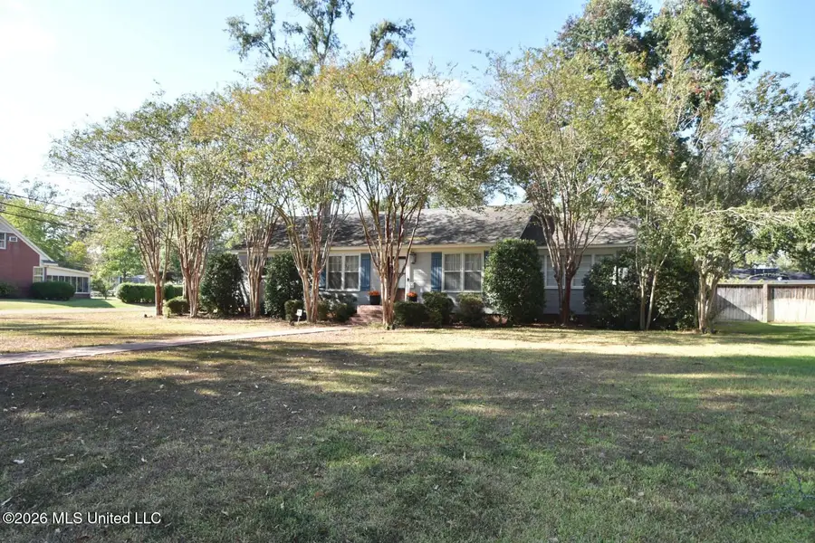 501 East Adams Avenue, Greenwood, MS 38930 - #2
