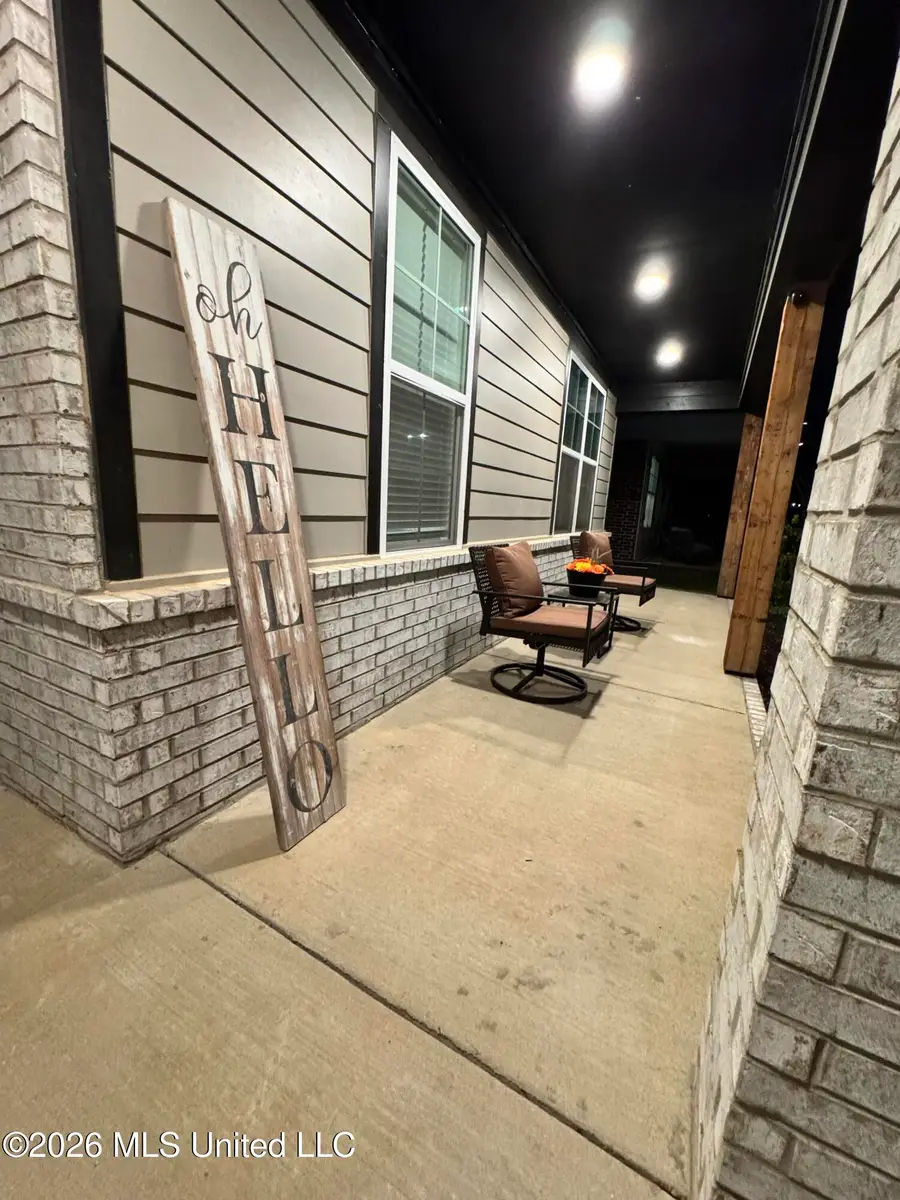 612 Bolivar Drive, Nesbit, MS 38651 - #2