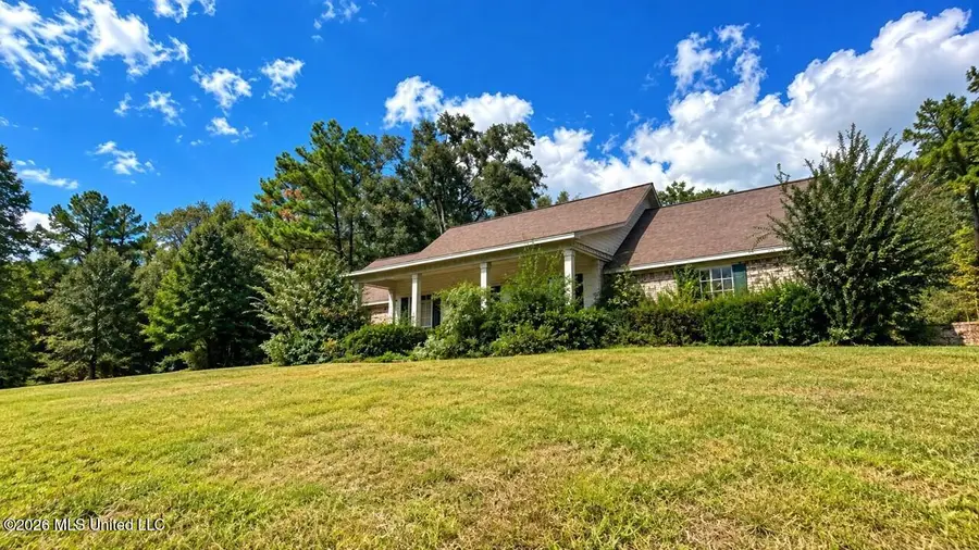 422 Cambridge Lane, Jackson, MS 39212 - #2