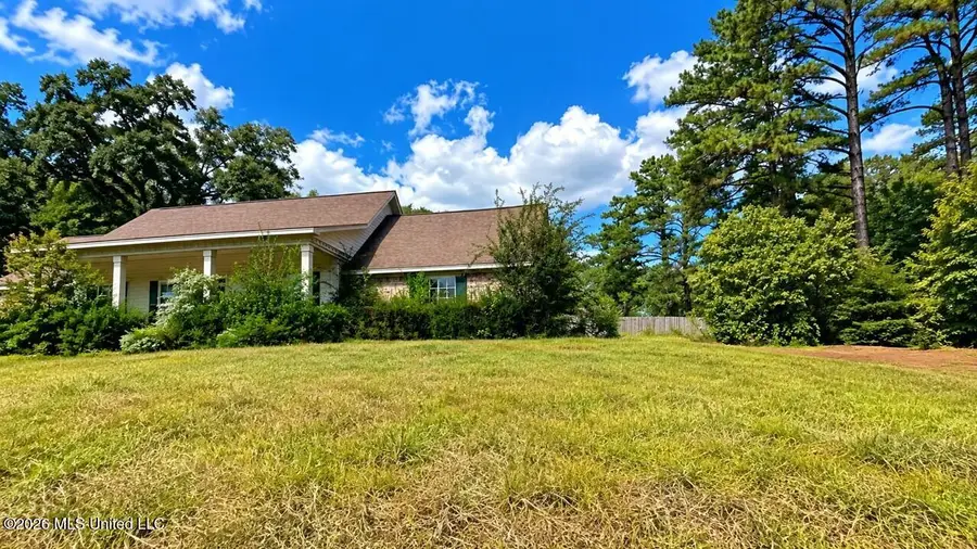 422 Cambridge Lane, Jackson, MS 39212 - #3
