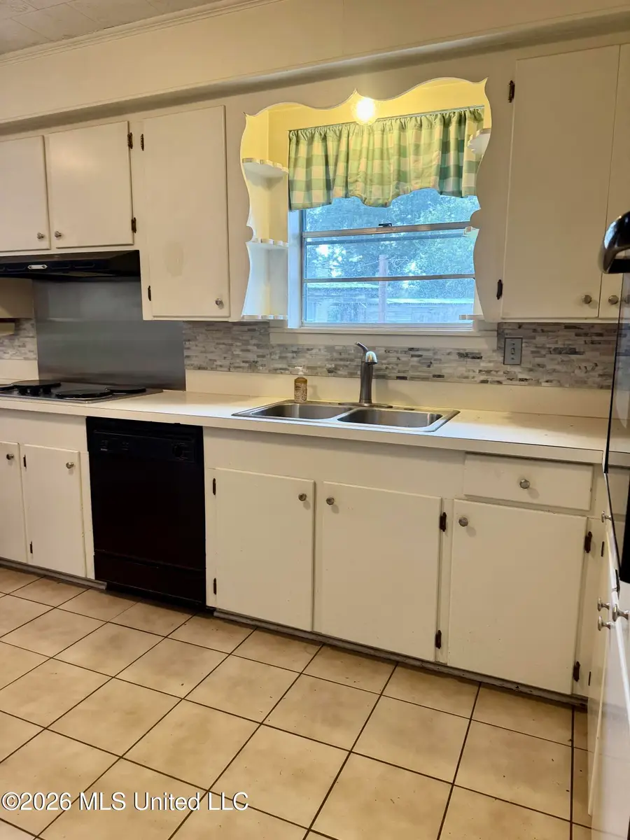 127 John Glenn Avenue, Natchez, MS 39120 - #3