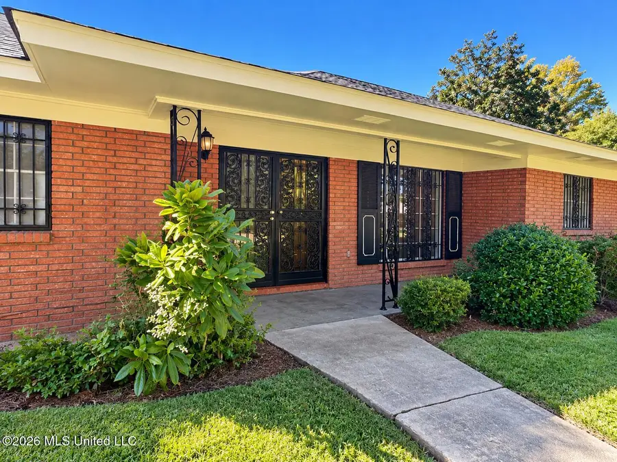 6605 Abraham Lincoln Drive, Jackson, MS 39213 - #2