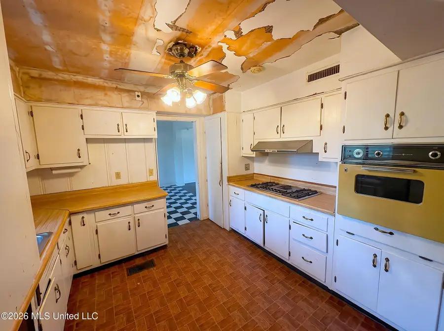 1061 Buckley Drive, Jackson, MS 39206 - #2