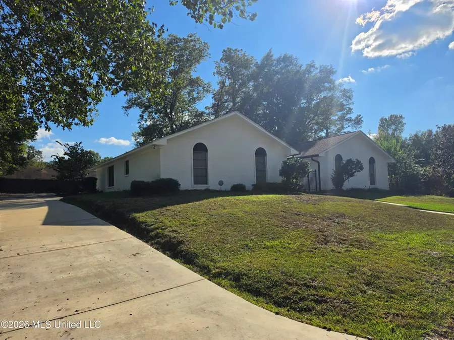 325 Post Oak Road, Jackson, MS 39206 - #2