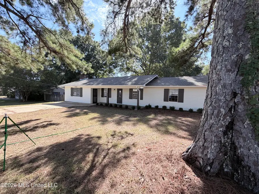 227 E School Street, Ridgeland, MS 39157 - #3