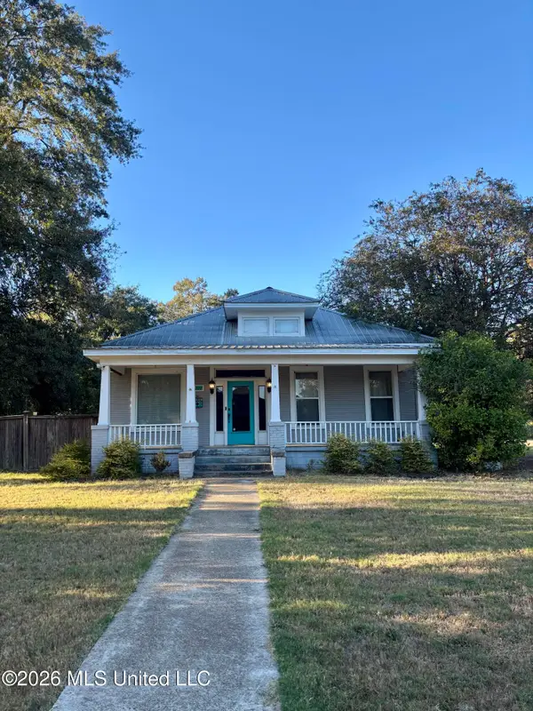 202 W Jefferson Avenue, Greenwood, MS 38930