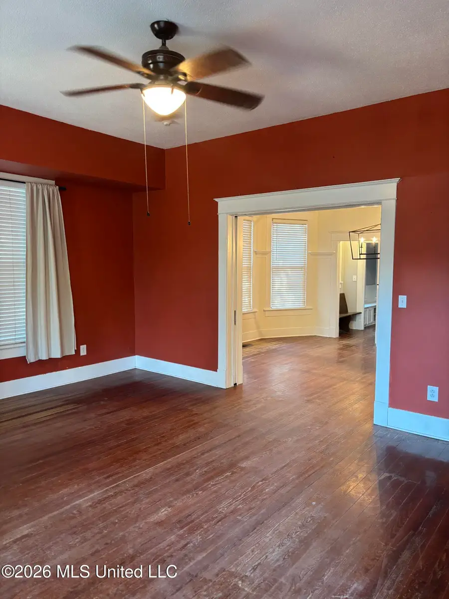 202 W Jefferson Avenue, Greenwood, MS 38930 - #3