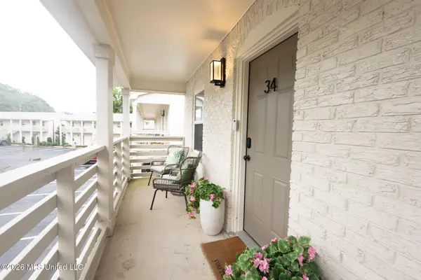 114 Ethel Circle, Ocean Springs, MS 39564