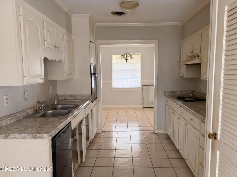 359 Lynwood Lane, Jackson, MS 39206 - #2