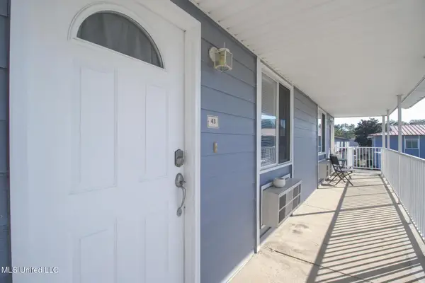 1664 Beach Boulevard, Biloxi, MS 39531