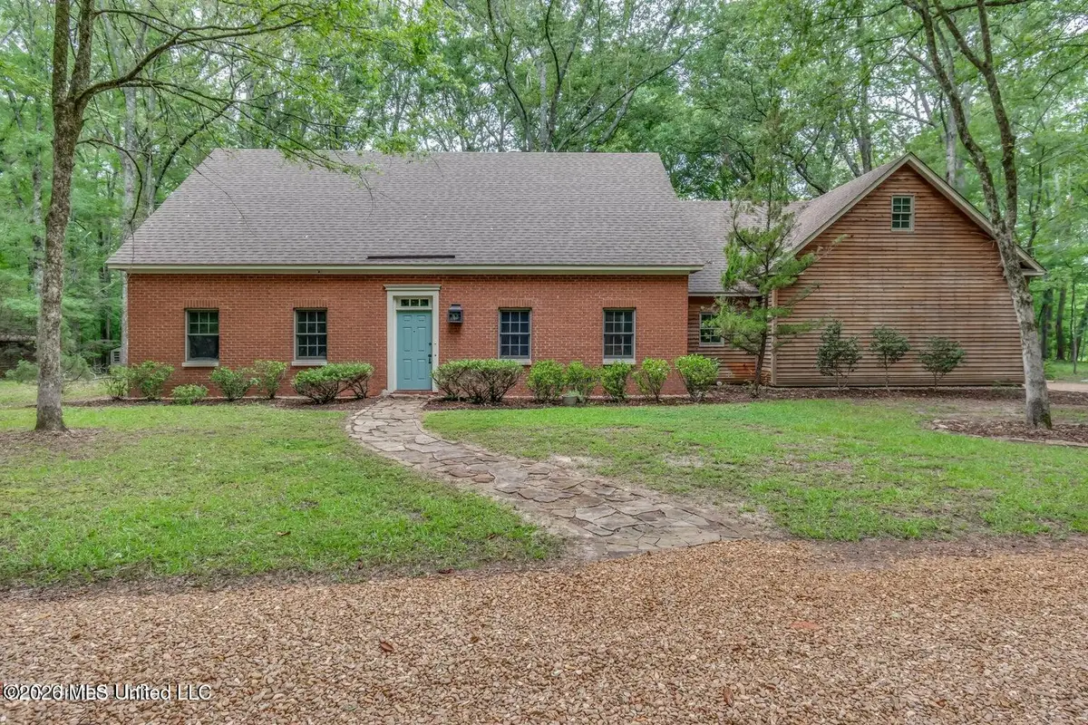 723 S Springlake Circle, Terry, MS 39170 - #1