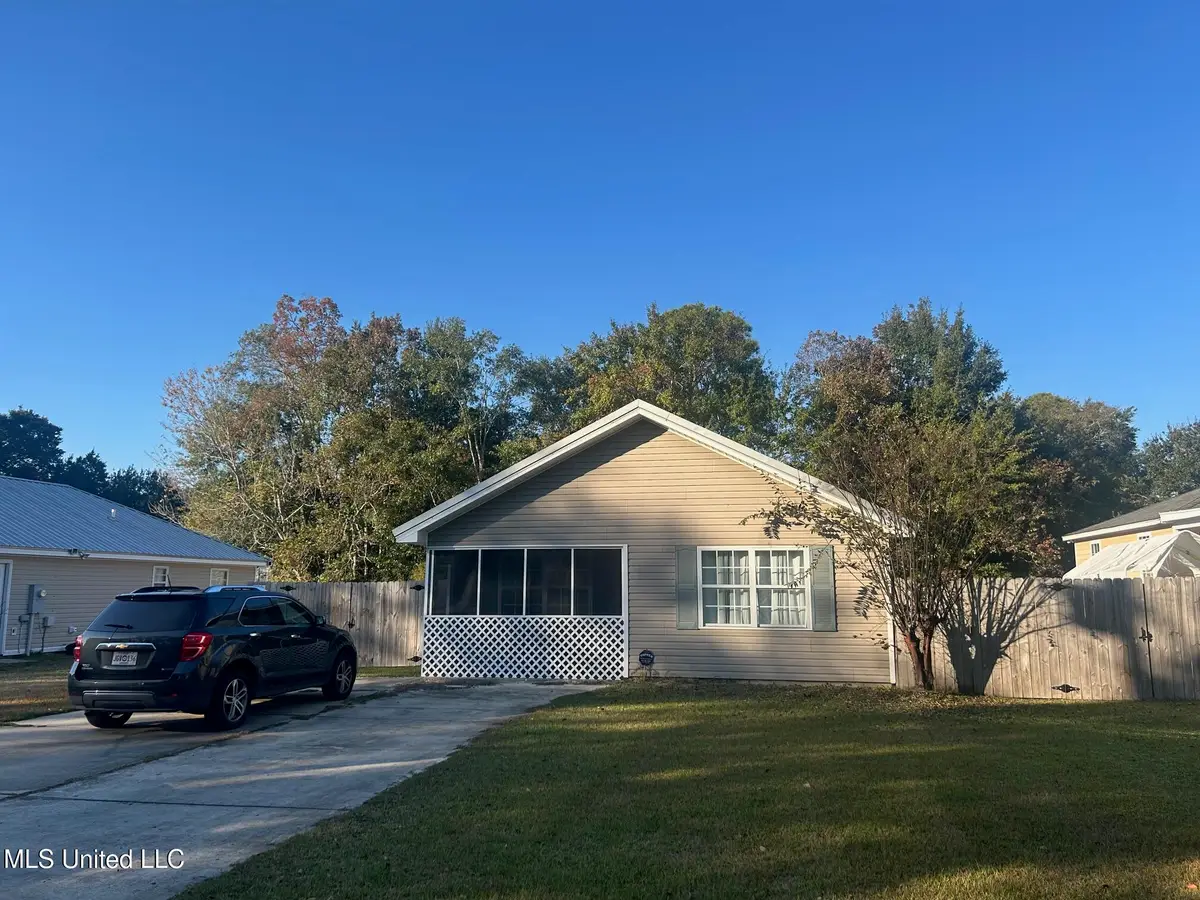 3040 Highland Avenue, Diberville, MS 39540 - #1