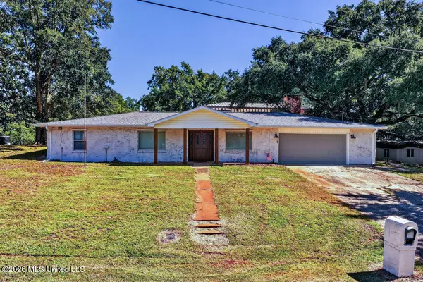 1700 Seacliffe Drive, Gautier, MS 39553