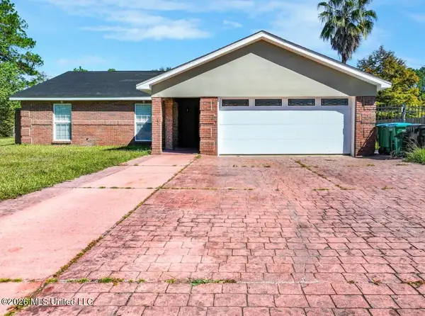 1424 S Rue De Courmont, Gautier, MS 39553