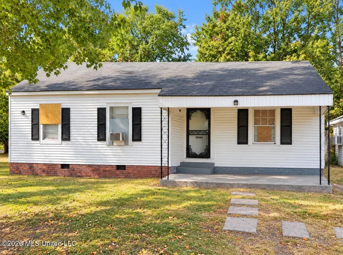 906 Manilla, Greenville, MS 38701 - #1