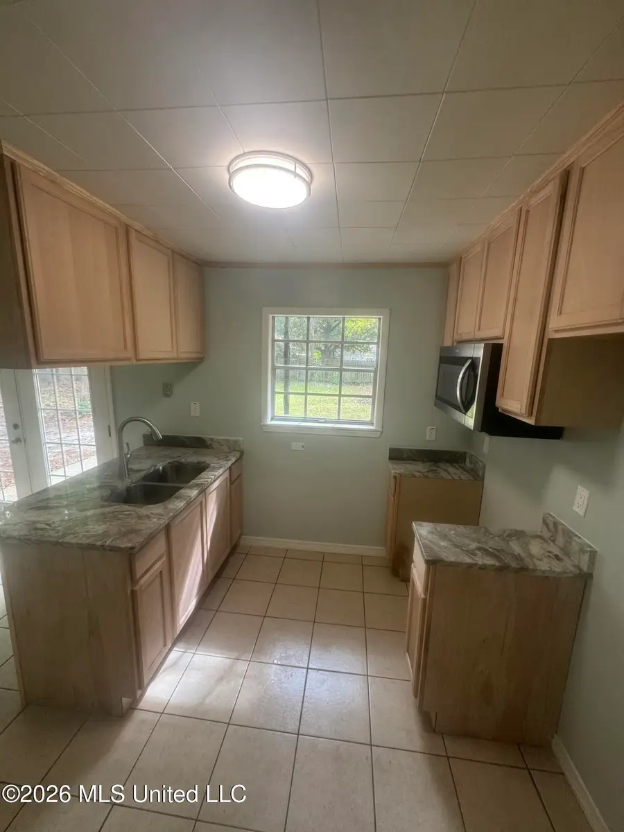 4610 Chippewa Avenue, Pascagoula, MS 39581 - #3