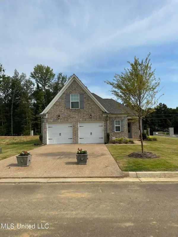244 Country Garden Drive, Southaven, MS 38671