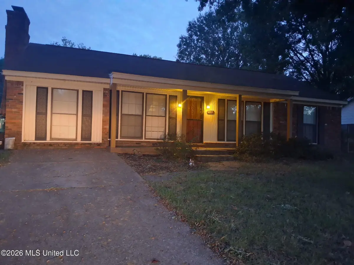 2205 S Cedarwood Cove, Southaven, MS 38671 - #1