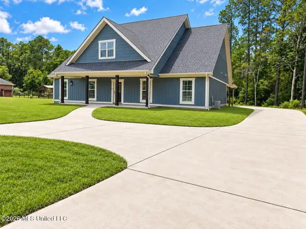 8129 Victoria Drive, Biloxi, MS 39532