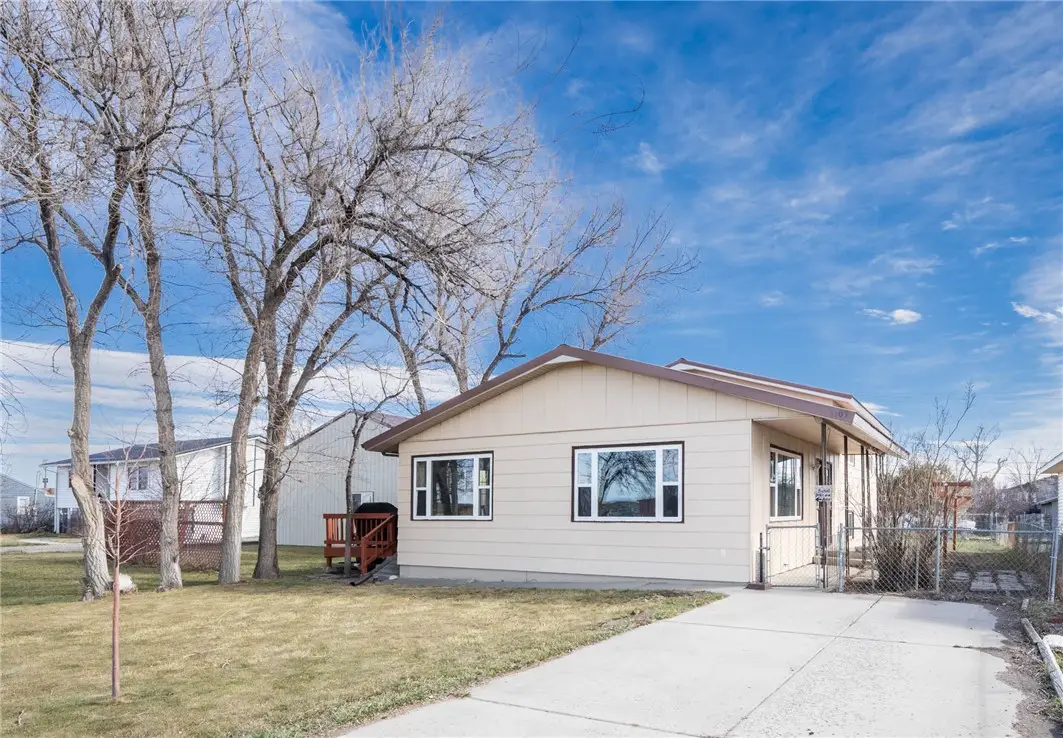 1109 N Crawford Avenue, Hardin, MT 59034 - #1