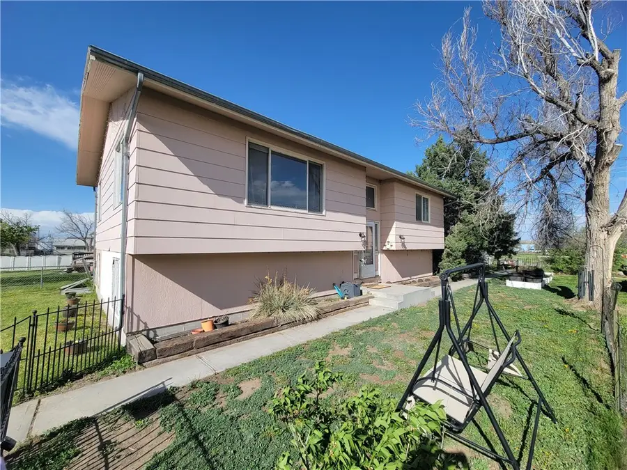 613 N Crook Avenue, Hardin, MT 59034 - #2