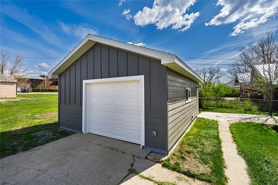 704 2nd Street Nw, Harlowton, MT 59036 - #3