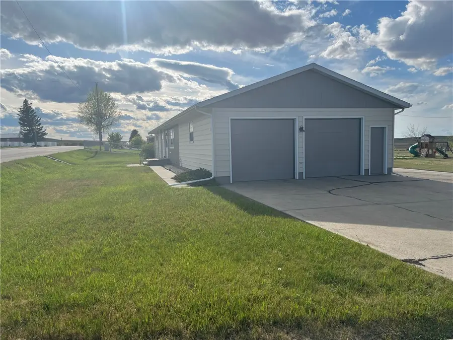 802 10th Street, Circle, MT 59215 - #3