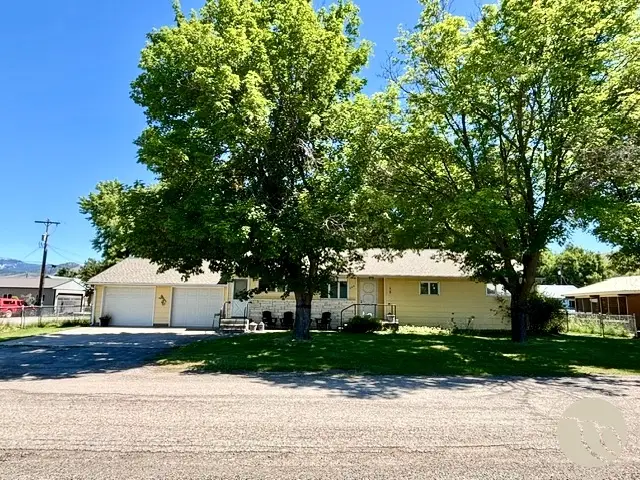 206 E Stanton Street, Plains, MT 59859 - #1