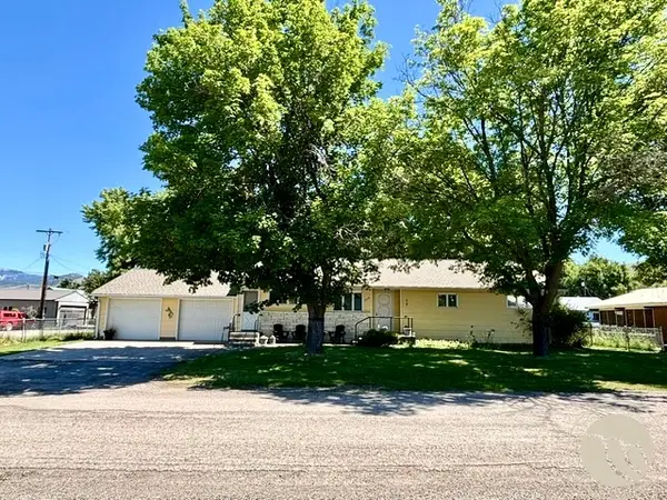 206 E Stanton Street, Plains, MT 59859
