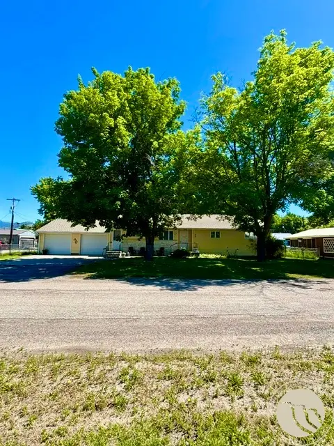 206 E Stanton Street, Plains, MT 59859 - #2