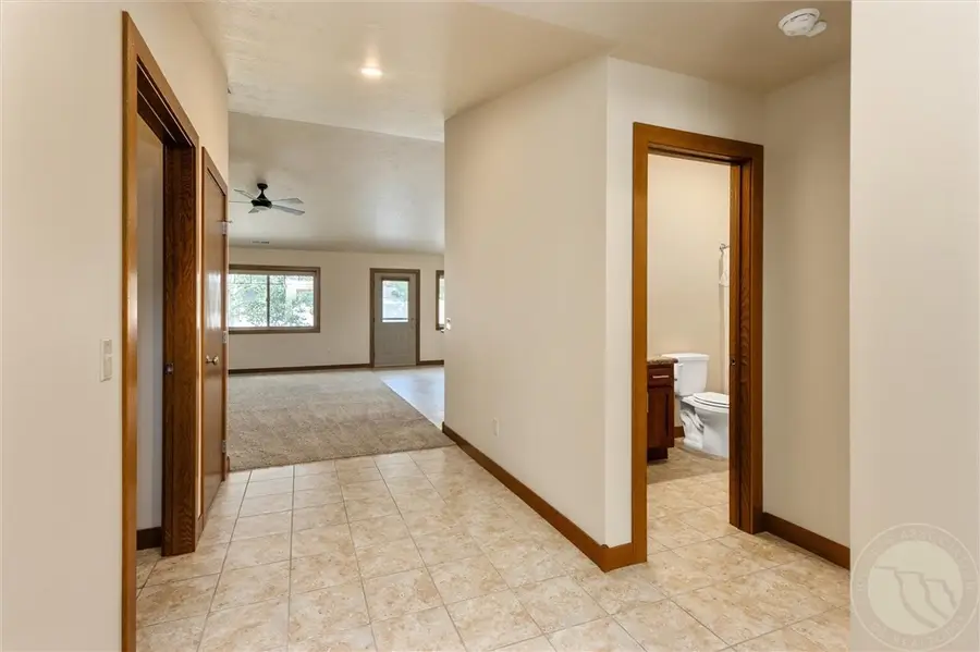 5933 Foxtail W, Billings, MT 59106 - #3