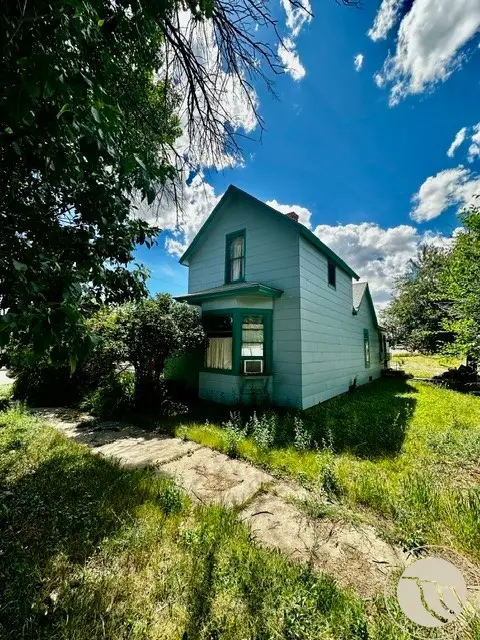 303 E 1st Street E, Roundup, MT 59072 - #2
