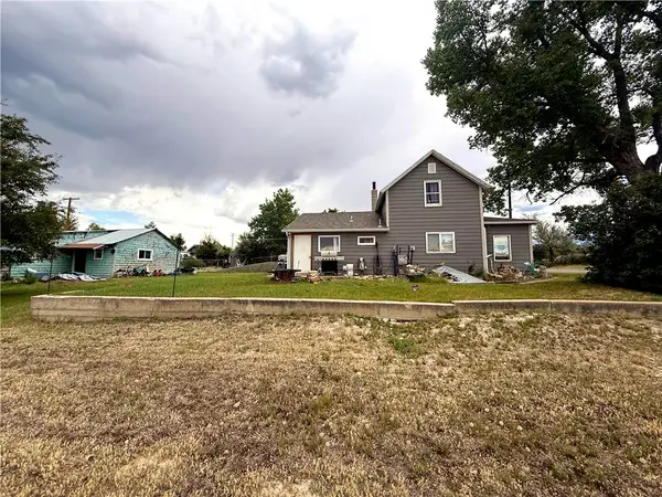 807 4th Street W, Roundup, MT 59072