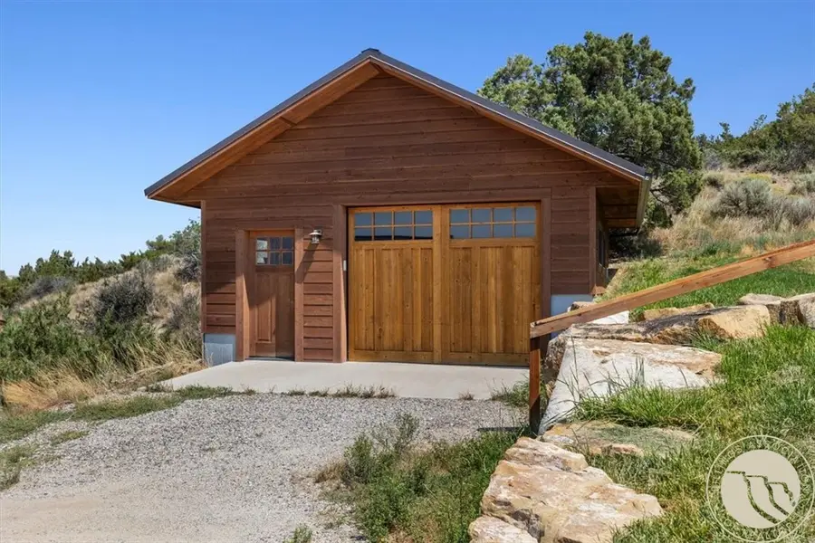 618 Grove Creek Rd, Absarokee, MT 59001 - #2
