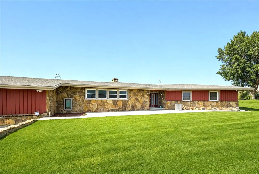 10139 Us Highway 212, Joliet, MT 59041 - #1