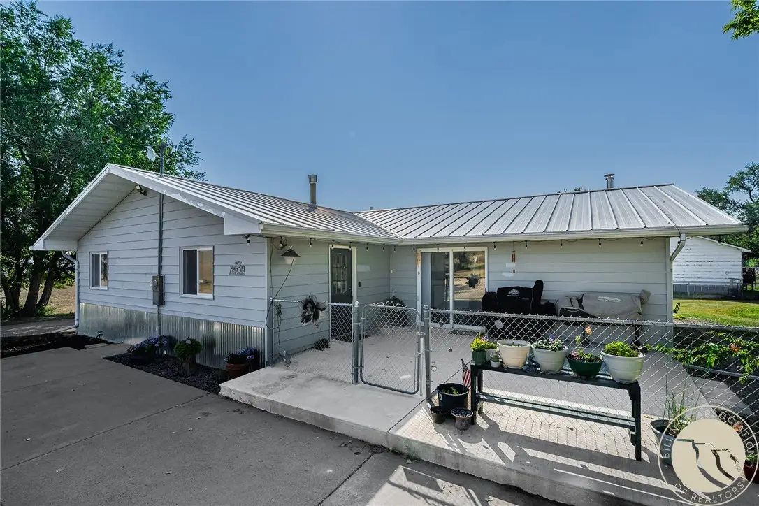 320 N Main Street, Joliet, MT 59041 - #1