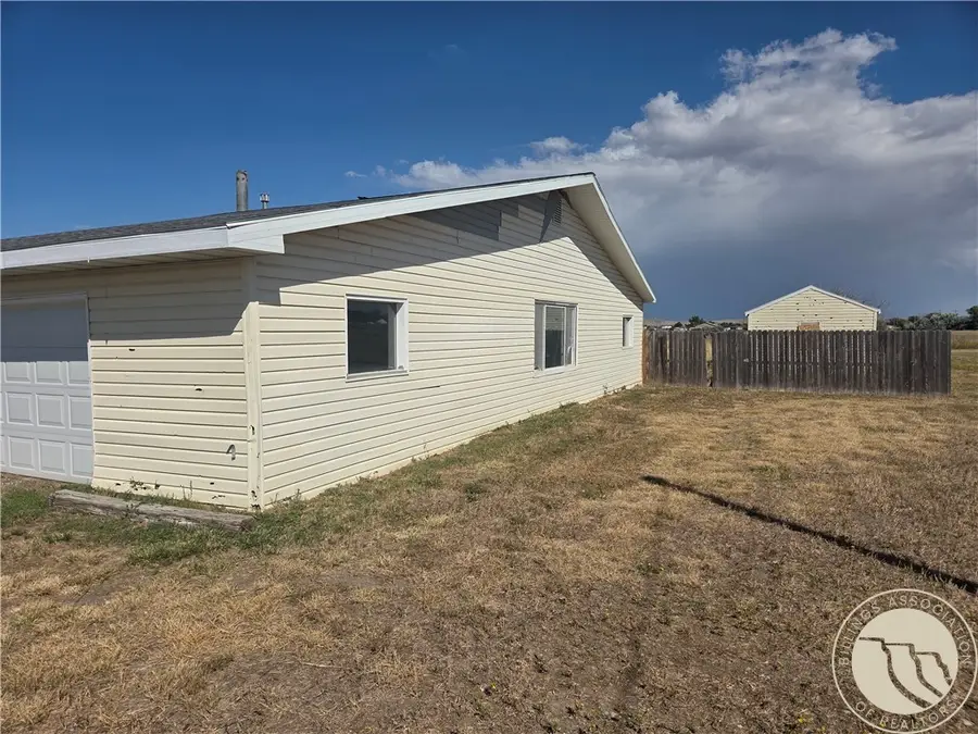 54 N Mills Road, Hardin, MT 59034 - #3