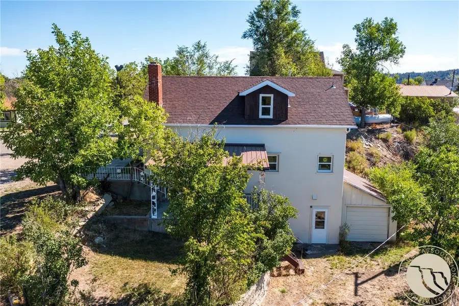 328 3rd Avenue W, Roundup, MT 59072 - #2