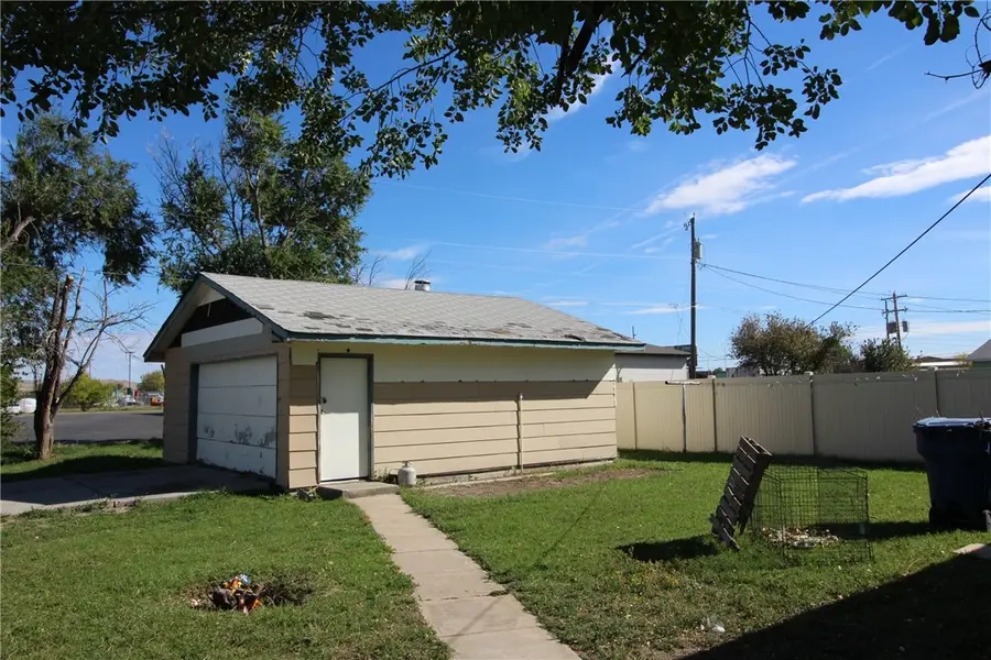 1031 N Custer Avenue, Hardin, MT 59034 - #3