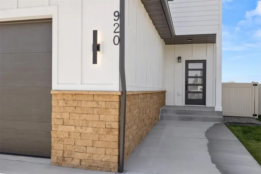 920 Blackberry, Billings, MT 59106 - #2
