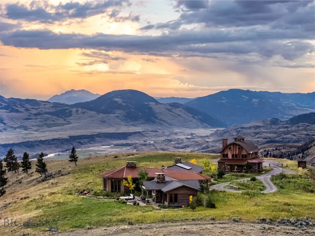 190 Sagittarius Skyway, Emigrant, MT 59027 - Image #1