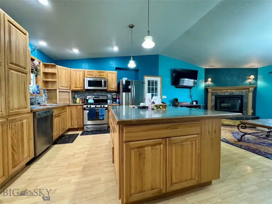 511 Garnier Ave, Livingston, MT 59047 - Image #2