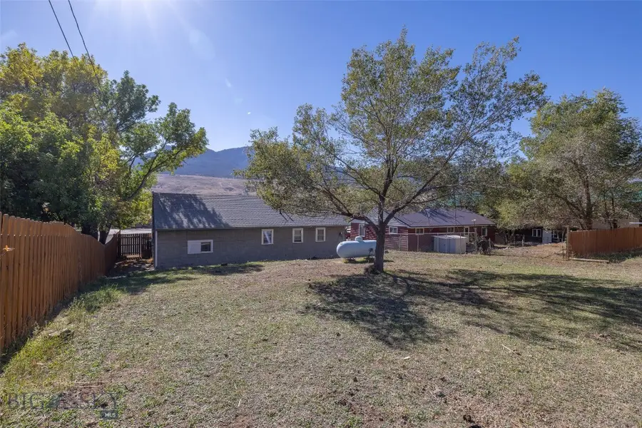 106 Travertine Street, Gardiner, MT 59030 - #3